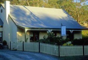 Country Pleasures Bed and Breakfast - Accommodation Mt Buller