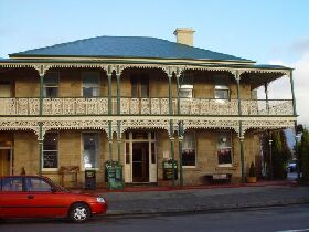 Richmond Arms Hotel - The - Accommodation Mt Buller