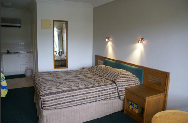 Coopers Colonial Motel - Accommodation Mt Buller